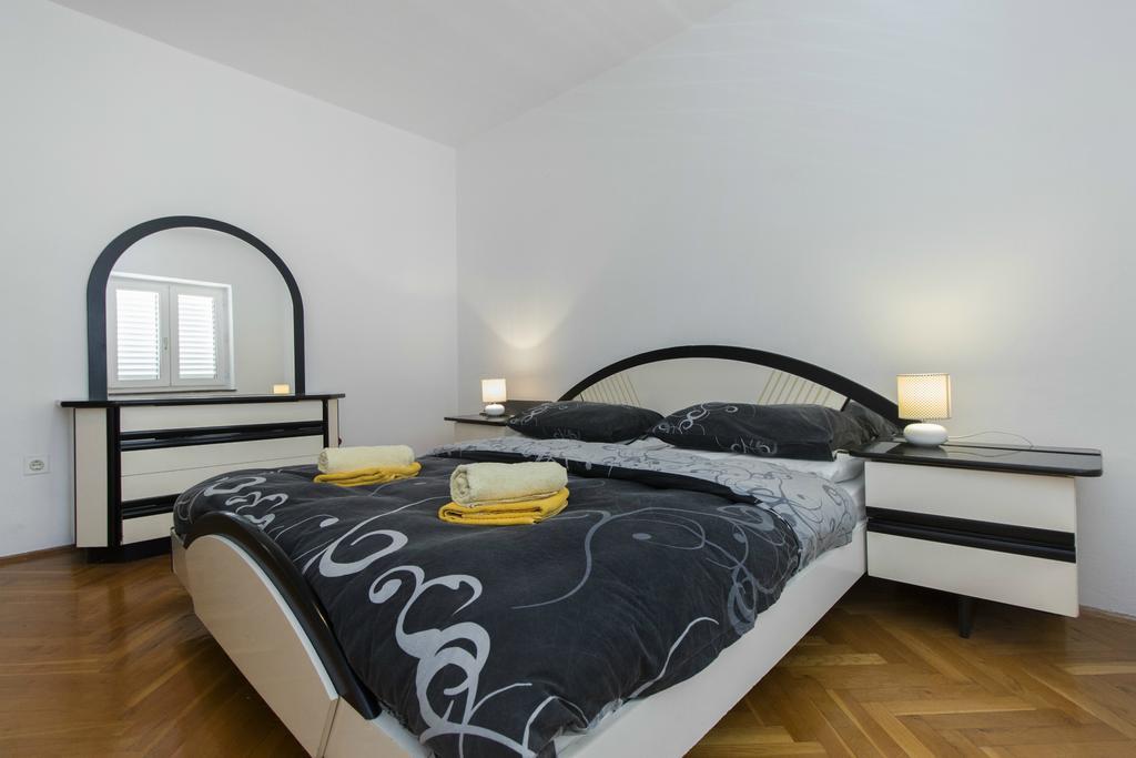 Barun Apartments Kaštela Eksteriør billede